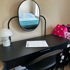 Dressing table