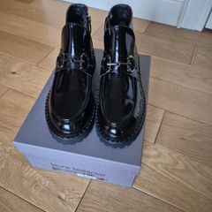 Laura Bellariva Black leather patent ankle boots