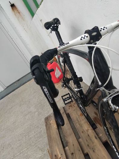 pro lite carbon fibre bike hand build