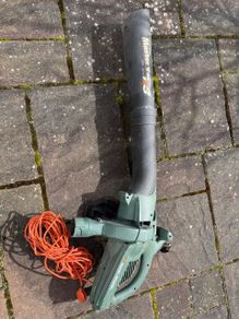 Leaf blower