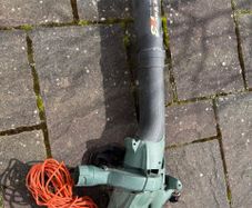 Leaf blower