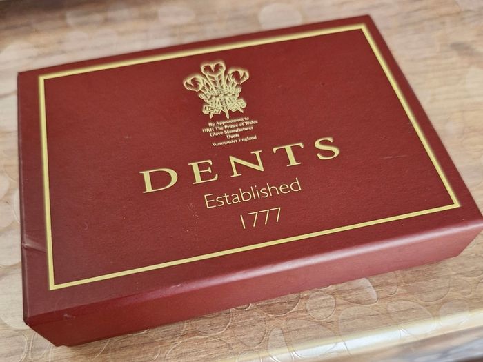 DENTS leather card holder with RFID blocking