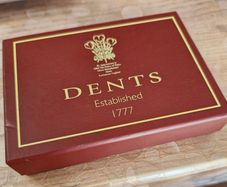 DENTS leather card holder with RFID blocking