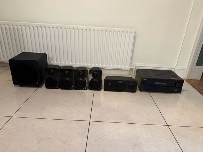 Onkyo Home Audio System, 5 speakers and sub woofer