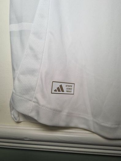 Adidas LIVERPOOL 2025/2026 away football jersey SHIRT size Medium