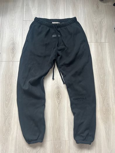 Essentials fear of god black pants