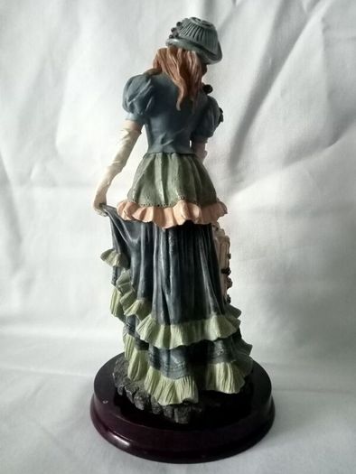 The Juliana Collection Victorian Lady Large Figurine Ornament Collectable