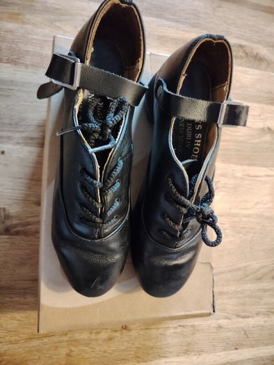 Irish dance, hard shoes, size 4.