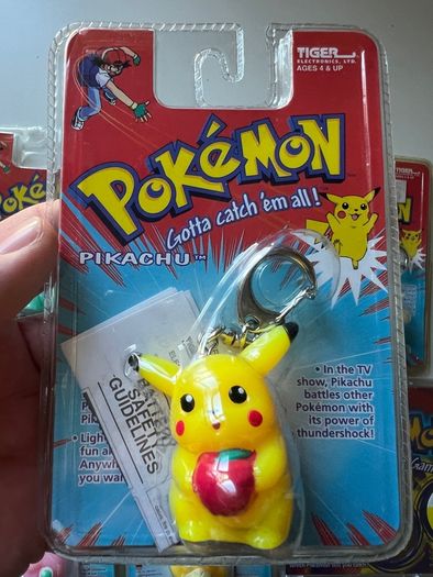 Pokemon 1999 Official Nintendo key rings by Tiger Electronics