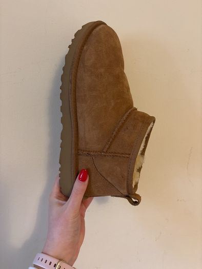 Single ugg boot