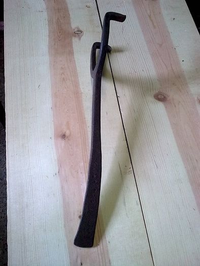 Old cooper's flagging iron