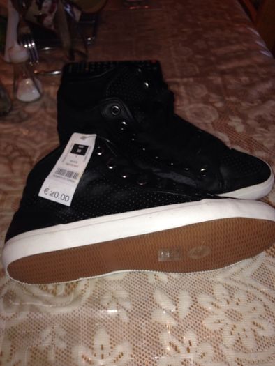 For sale size 5 high top boot runners