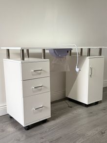 manicure table