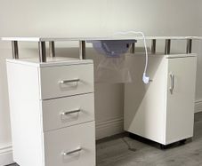 manicure table