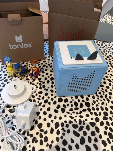 Toniebox 1 with 3 tonies