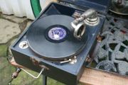 Antique Wind up Gramophone