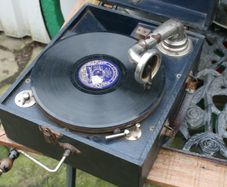 Antique Wind up Gramophone