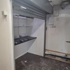 Electric shutter door