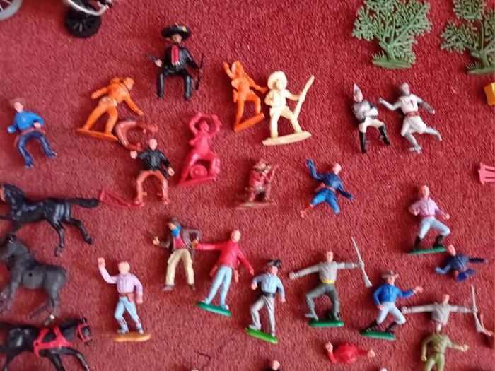 Timpo Cowboy & Indians Job Lot