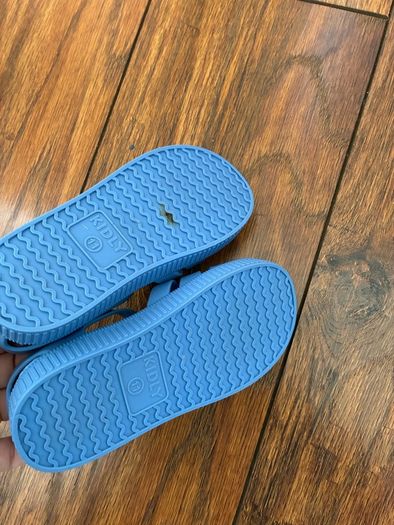 UK 11 Kidly jelly sandals