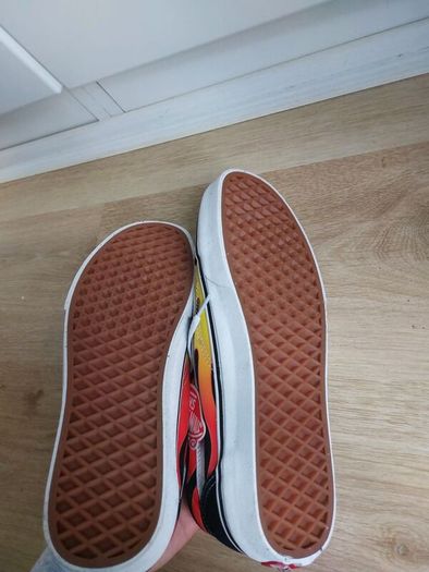 Flame vans RRP 85 euro