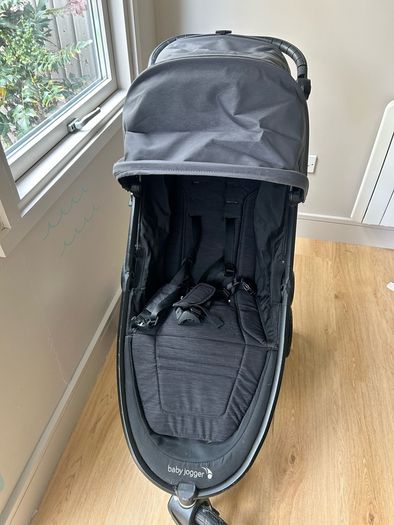 Baby Jogger City Mini GT2 + Rain Cover in excellent condition