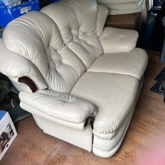2-Seater Cream Leather Couch/Sofa