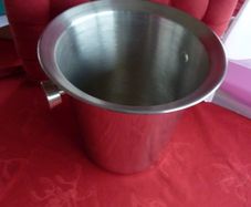 Ice bucket