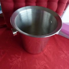 Ice bucket