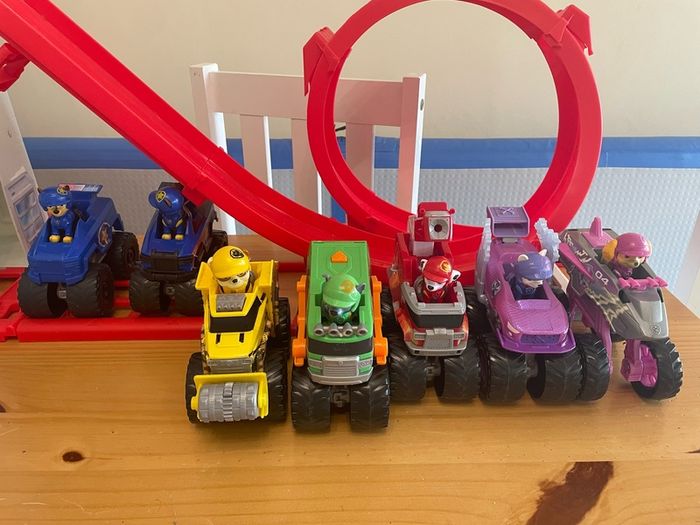 Paw Patrol Rescue Wheels loop tower HQ & vehicles