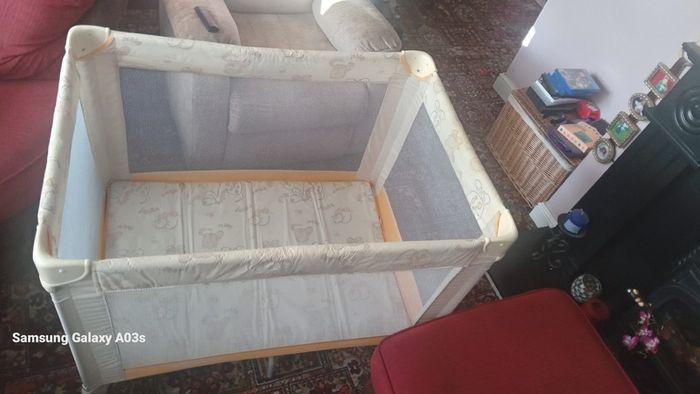 Free Travel cot