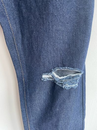 Boohoo Plus Ripped blue mom jeans plus size - New