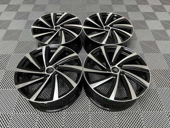 18 19" Skoda Perseus Style Alloy Wheels Octavia Scout Superb Karoq Kodiaq Enyaq A3 Vw Golf 5x112