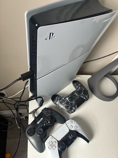 ps5 3 controllers