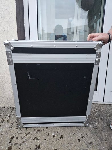 3 flight cases