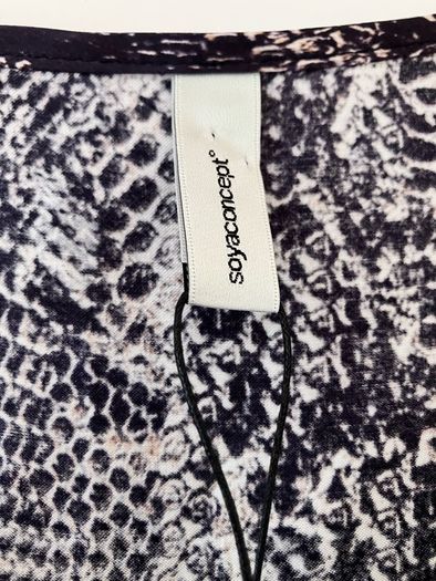 BNWT Size 16/18 Soyaconcept Navy&Beige Top
