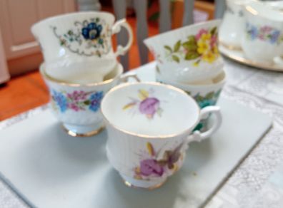 Mixed lot of China Teacups