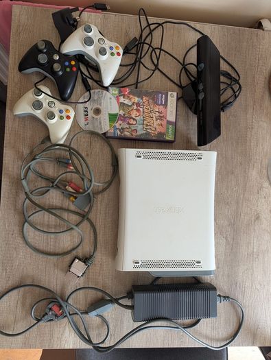 Xbox 360 with Kinect Sensor