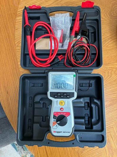 Megger MIT410/2 Digital insulation tester