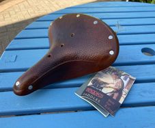 Brooks B67s bicycle saddle