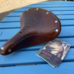 Brooks B67s bicycle saddle