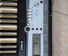 Yamaha electric keyboard