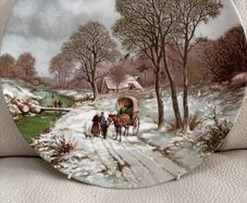 Fine Bone China Collectors' Plate (19.5cm)
