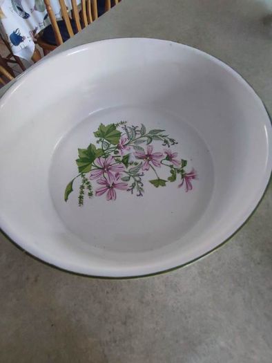 Vintage Souffle Oven or Serving Dish Wiled Mallow Ulster Ceramics Irish 20cm diameter and 7 cm. high made in Ireland