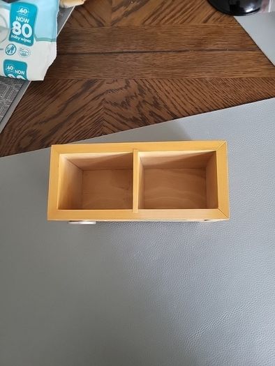 Desk tidy with calender