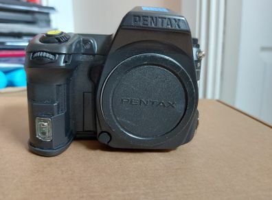 Pentax Digital Camera, Unknow model, 64mb Video card, Unique Battery not present, Lens neither, just cover, being sold for parts or repair, not tested