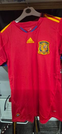 Xavi signed spain shirt