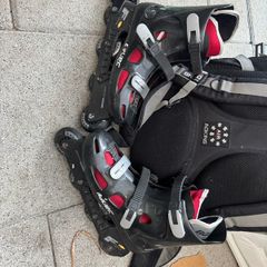 rollerblades just the black available