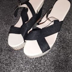 Wedged sandals