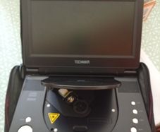 Portable dvd player (no power lead)+ 15 Kids Movies Bundle